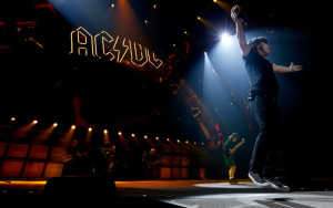 AC/DC: stop al tour, Brian Johnson rischia la perdita dell’udito
